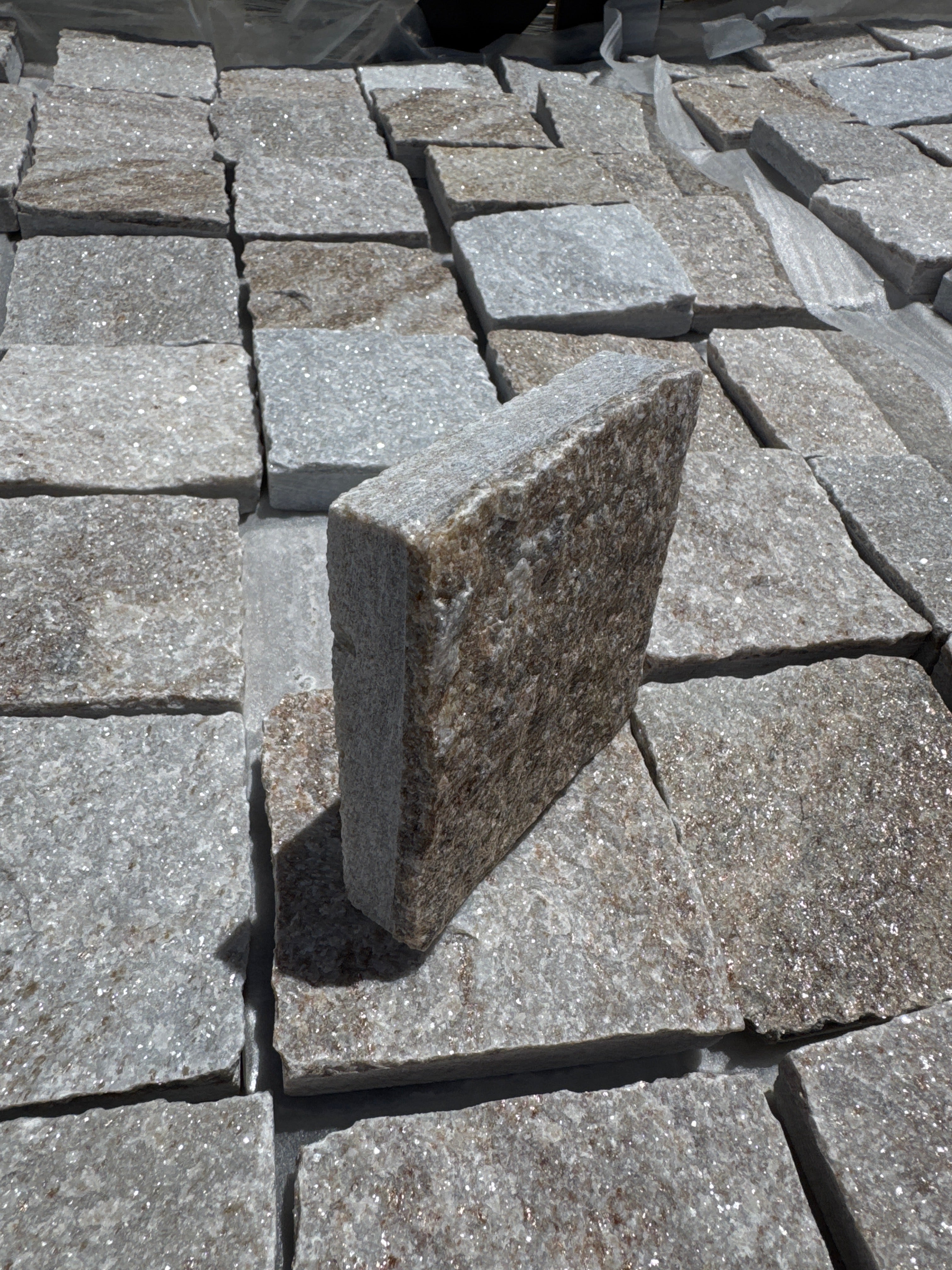 Beige Quartz Cobblestones Loose 20mm