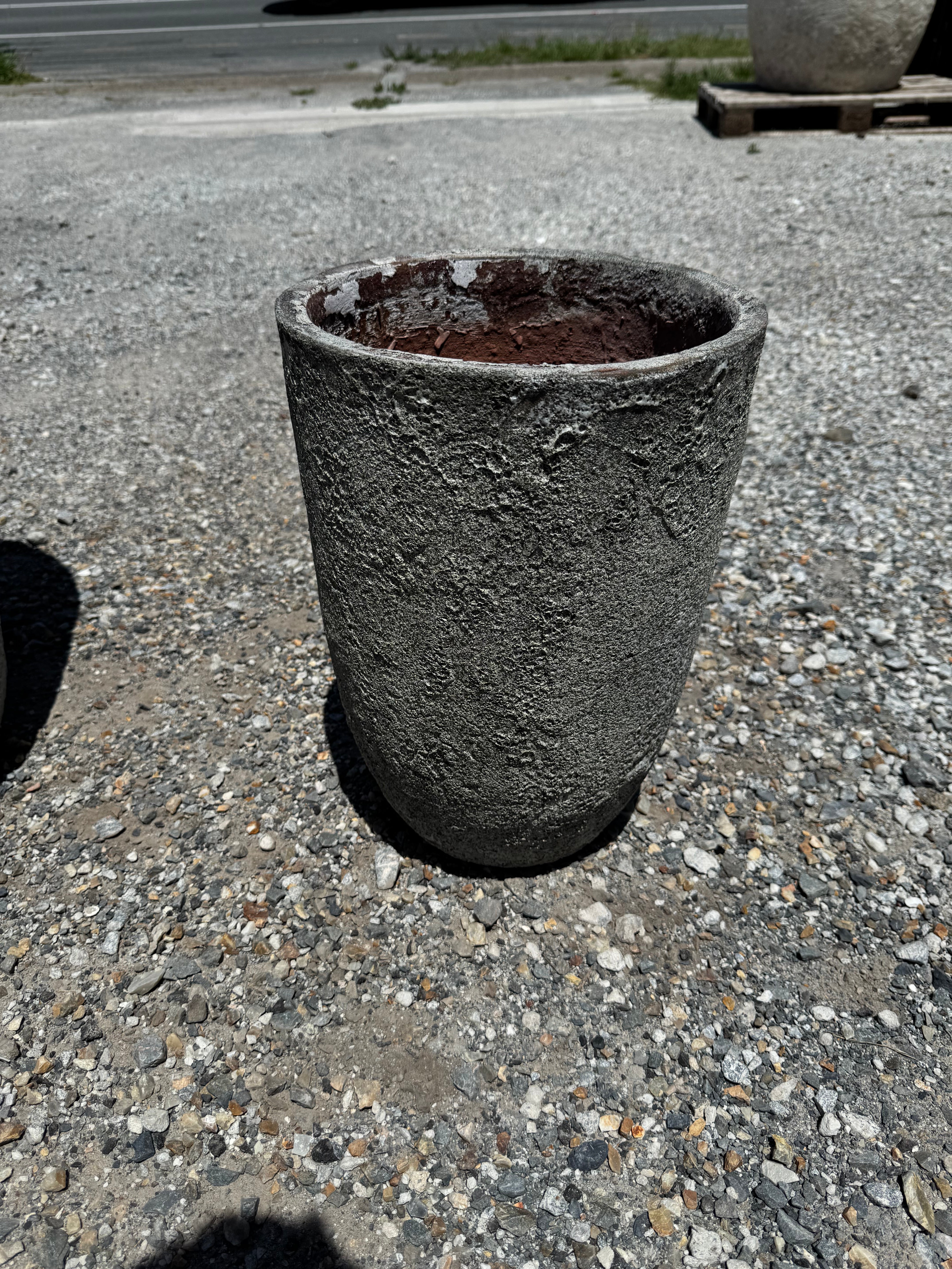 Atlantis lava rock tall u pots in small size