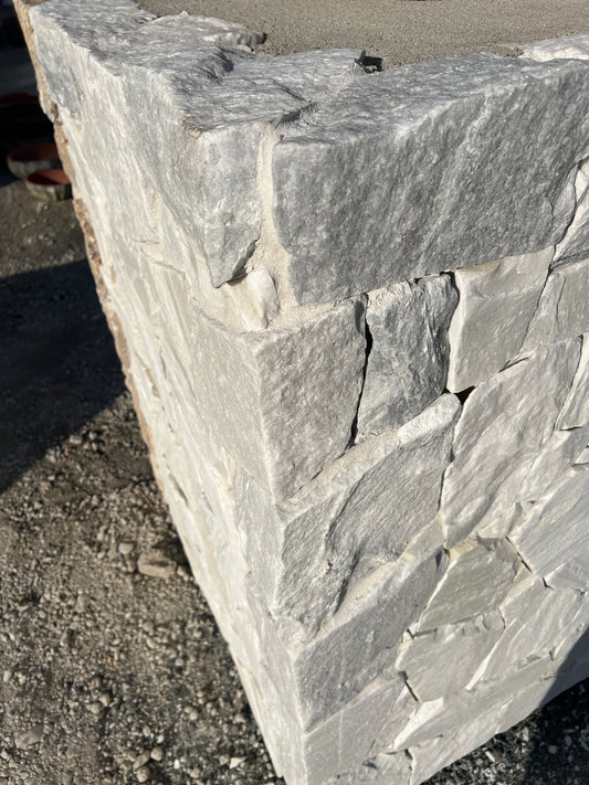 White Quartz random freeform natural Stone Cladding corners for building, home decoration, renovations, interior & exterior walls, garden features and feature walls. 