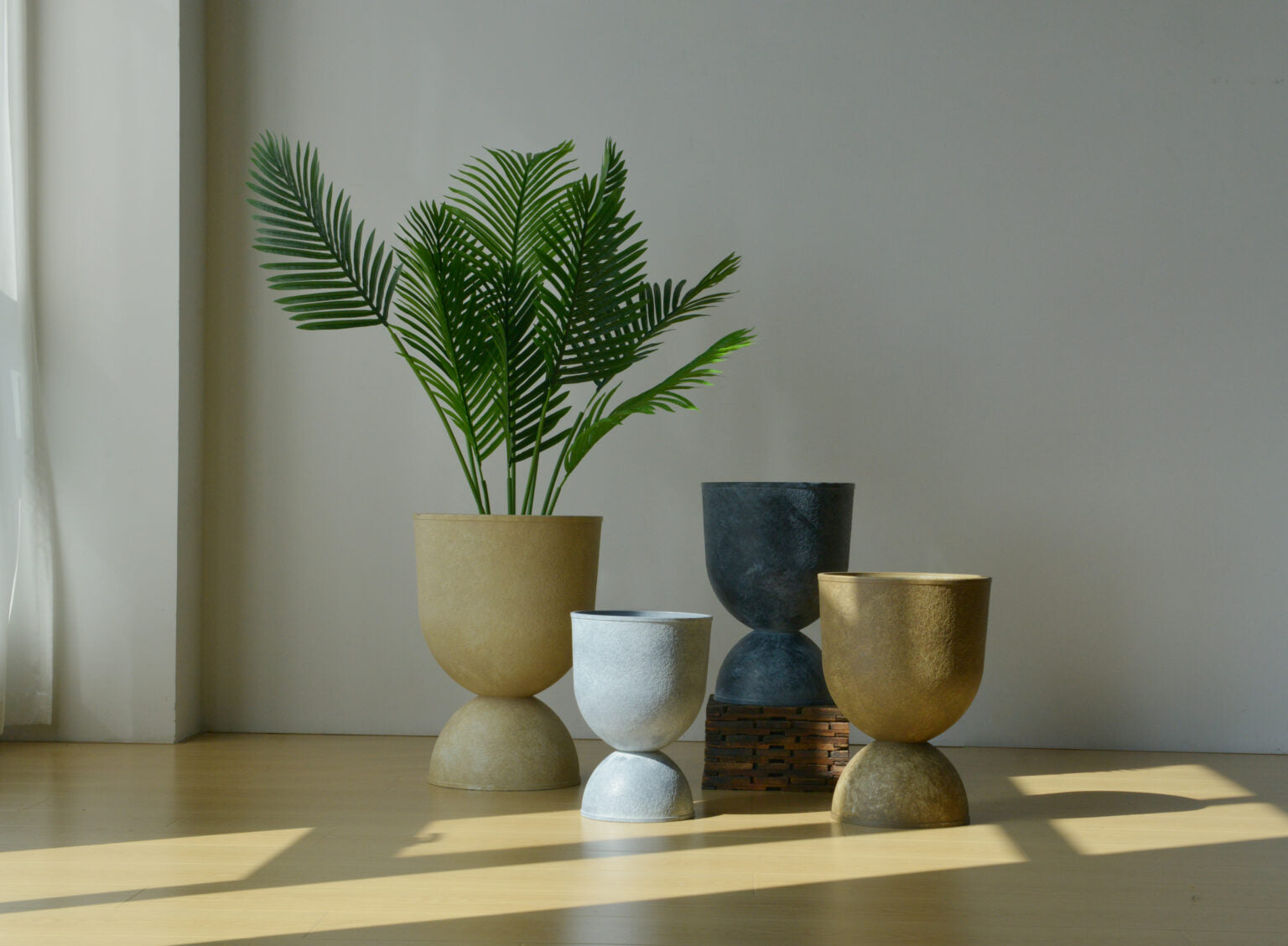 Venice Elements CUP001 Series Modern Cup Garden Planters