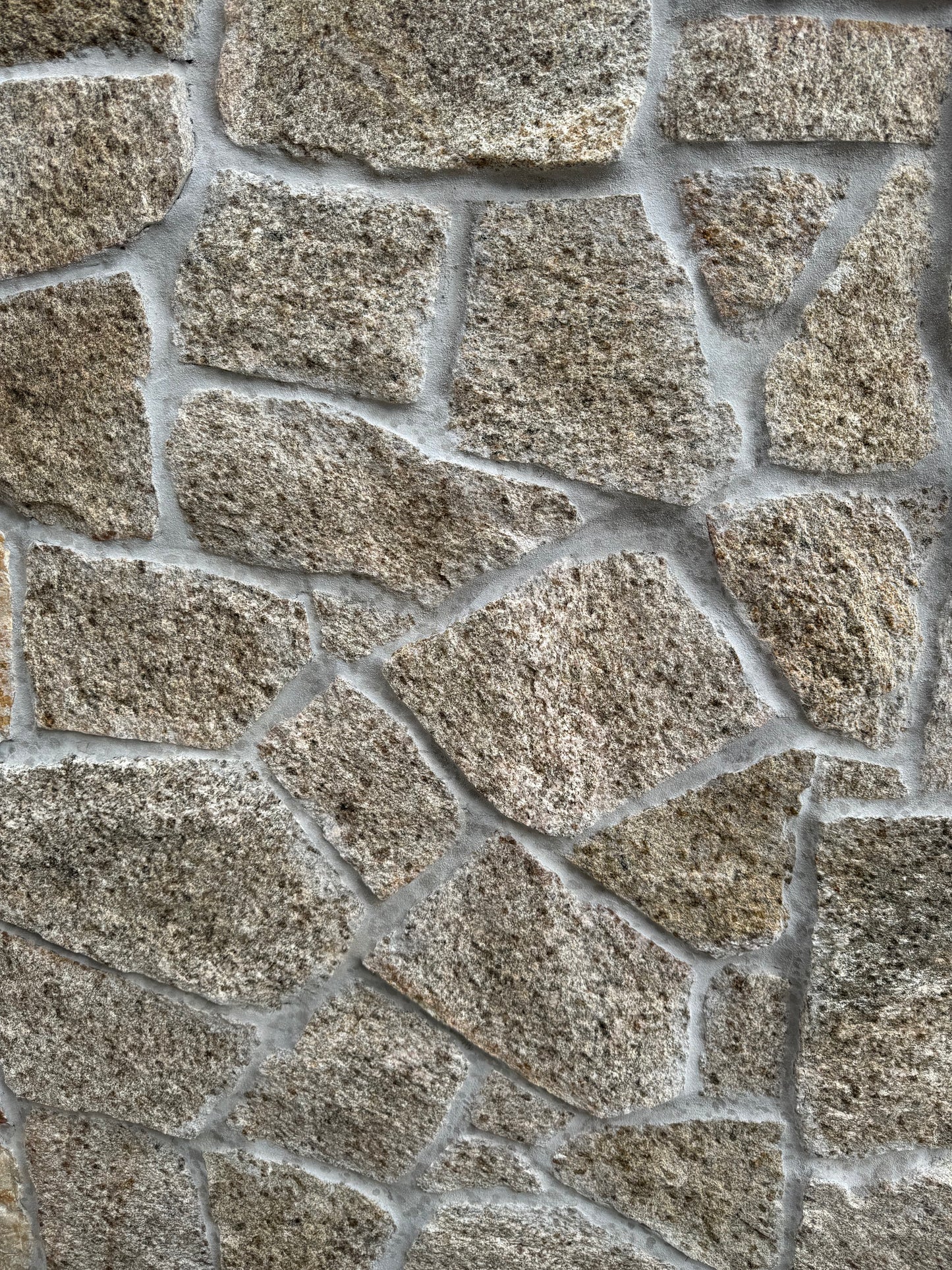 grey Quarts random freeform natural Stone Cladding for building, home decoration, renovations, interior & exterior walls, garden features and feature walls. 