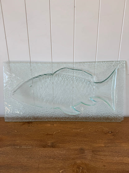 Fish-shaped glass bowl ideal for serving snacks, salads, or as a decorative piece.