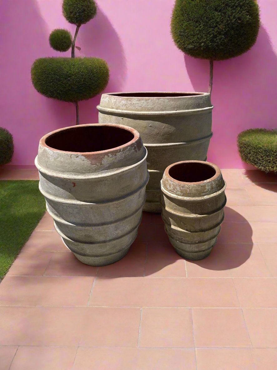 XL garden pot tree planters great for planting larger trees or arranging large amounts flowers and succulents in beautiful designs. pots are available in three sizes
