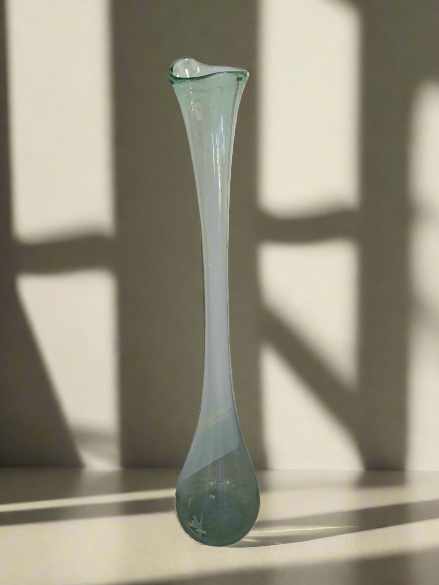 premium teardrop glass vase in lounge room