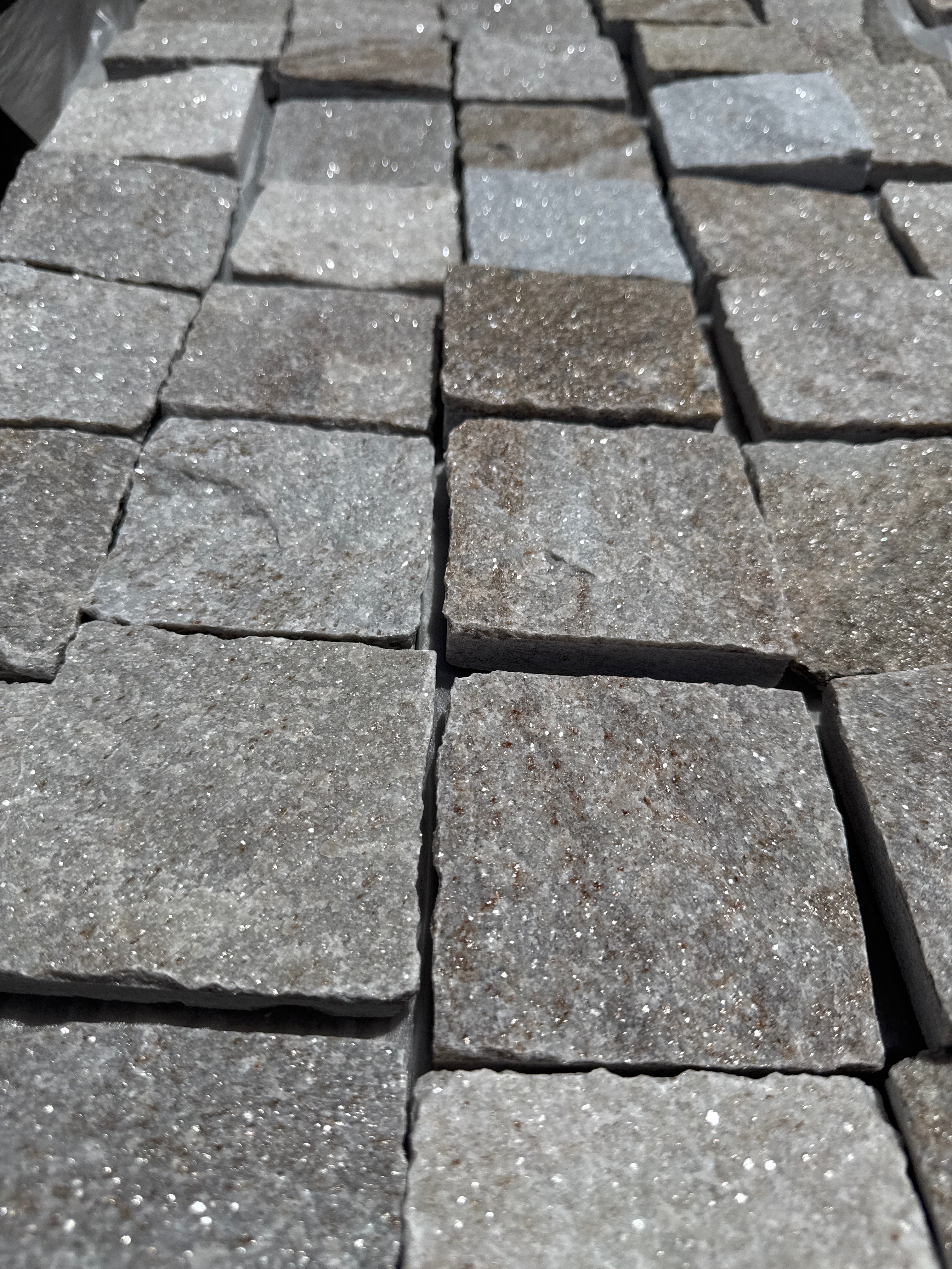 Beige Quartz Cobblestones Loose 20mm