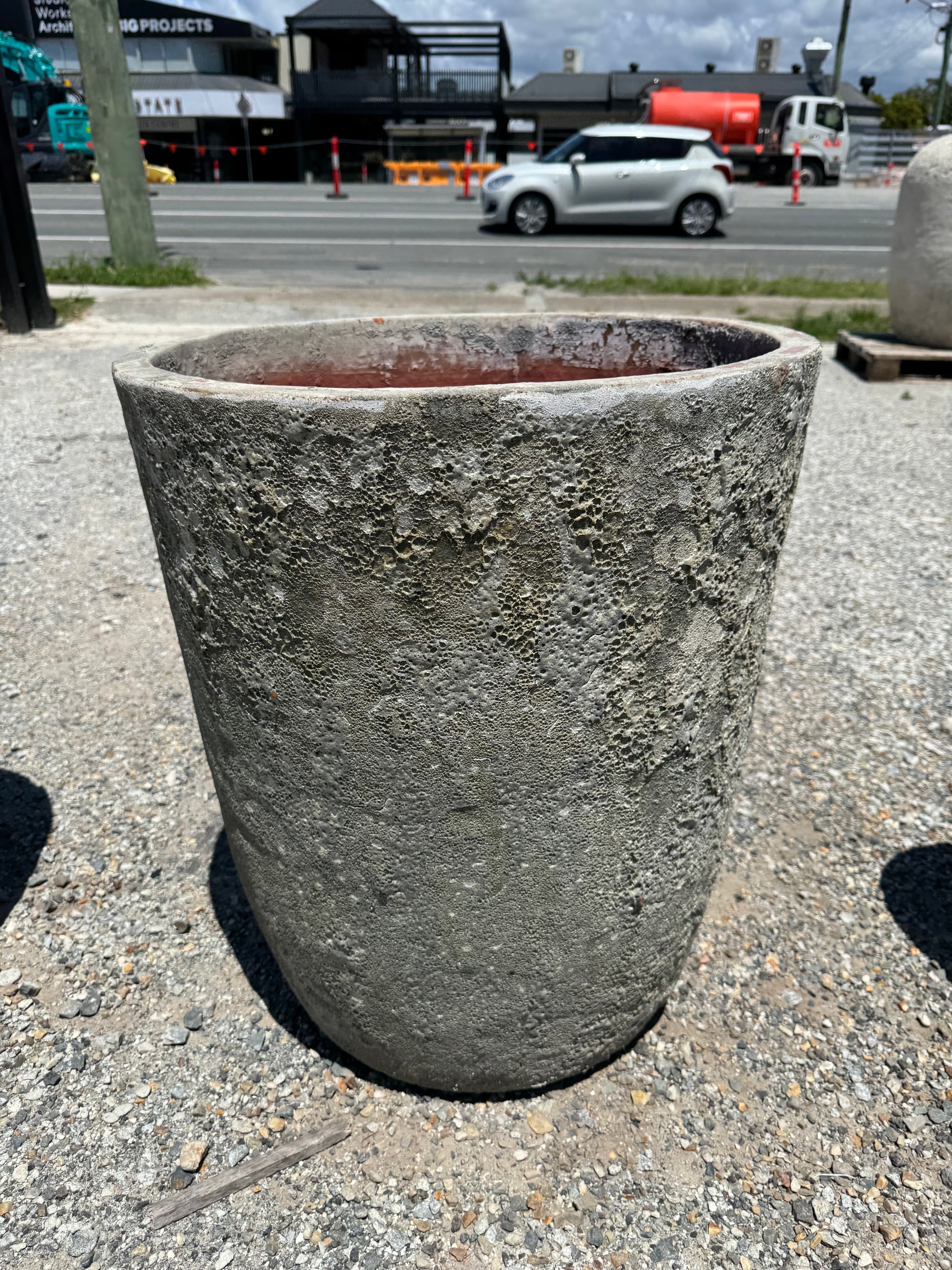 Atlantis lava rock tall u pots in extra large size