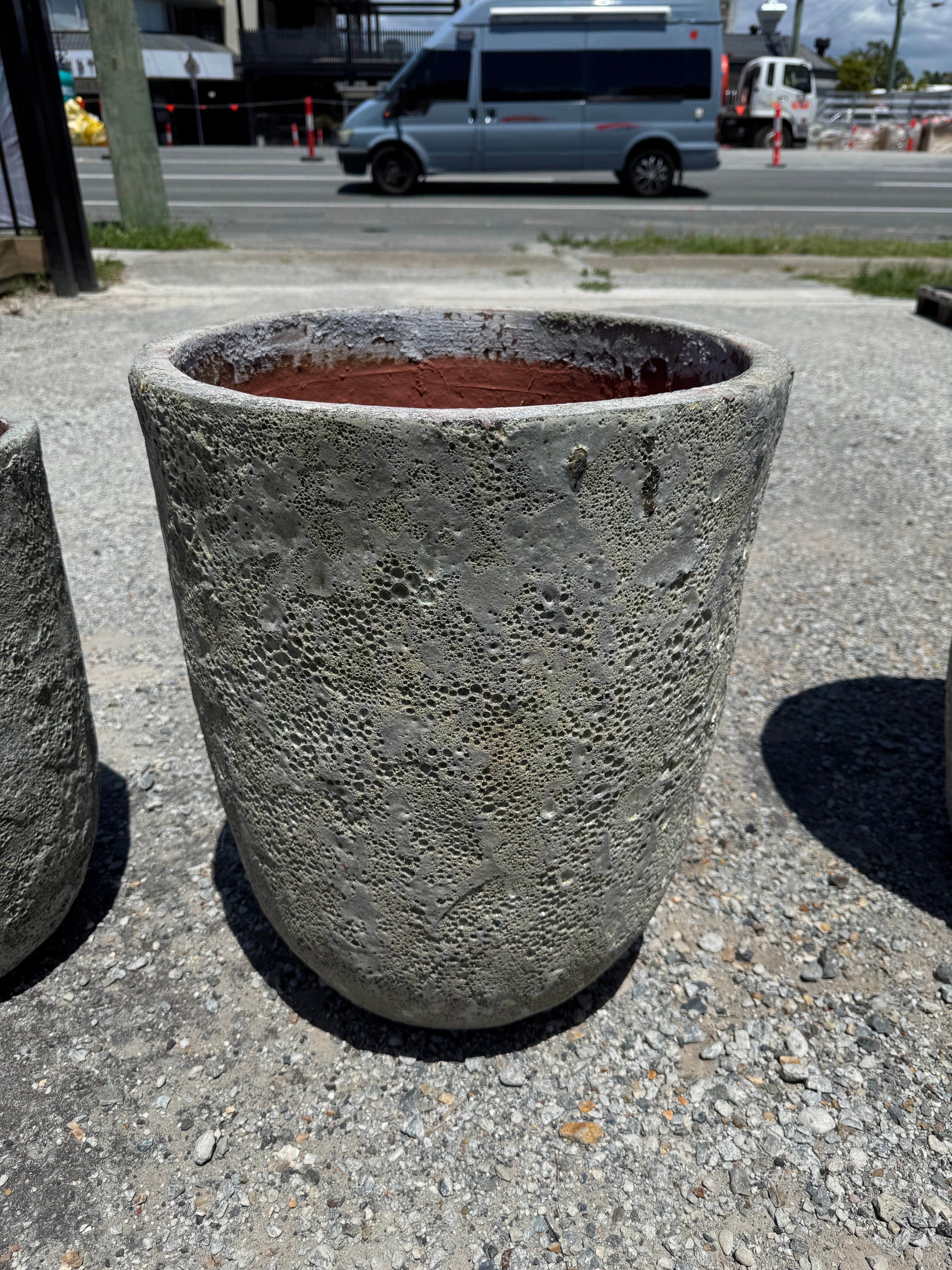 Atlantis lava rock tall u pots in large size