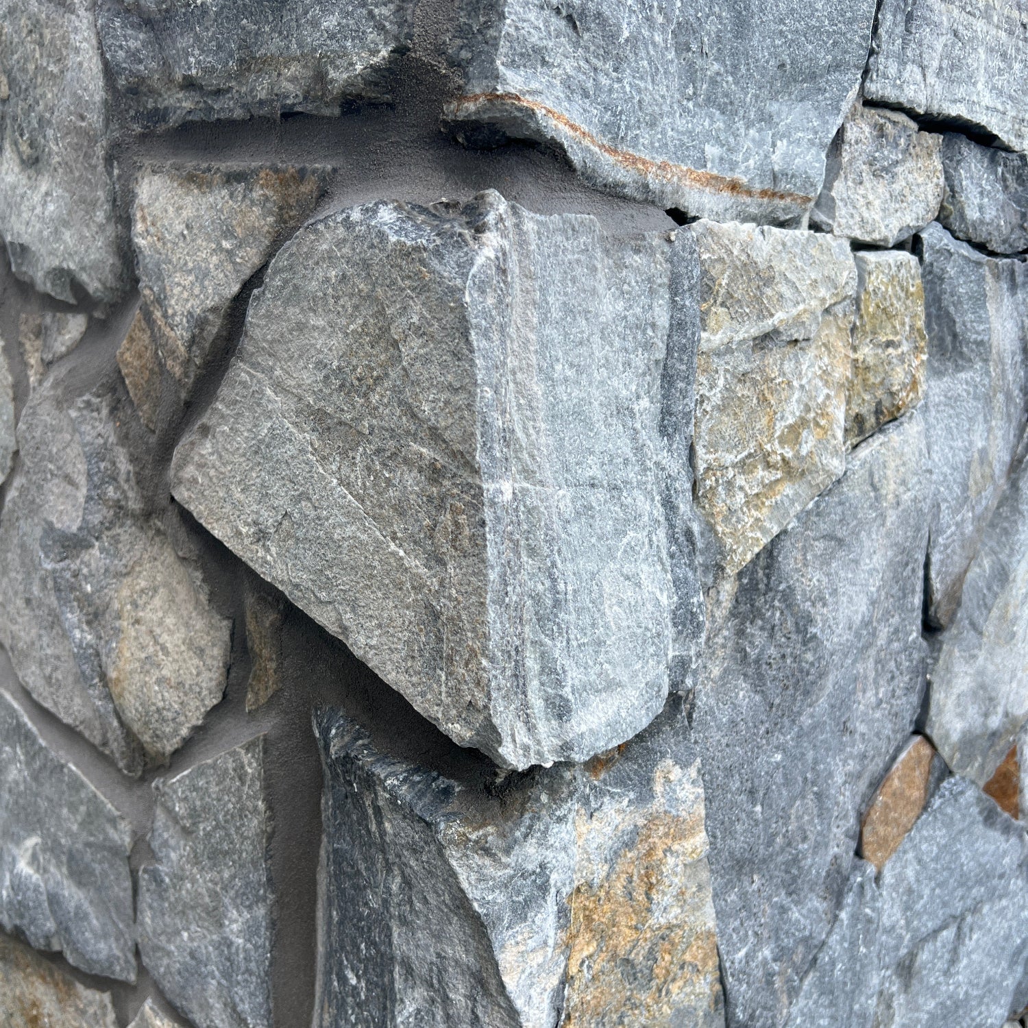 diamond blue quartz random freeform natural Stone Cladding for building, home decoration, renovations, interior & exterior walls, garden features and feature walls. 